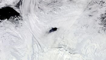 Misterioso buco nei ghiacci antartici