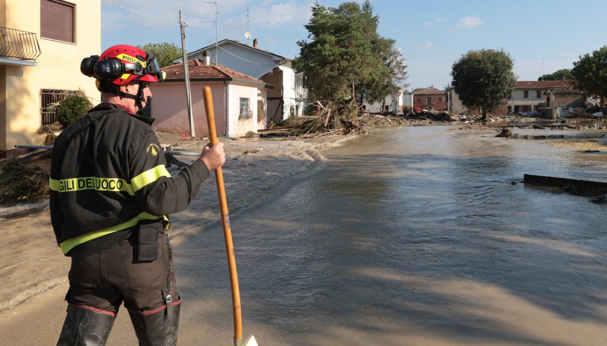 https://wips.plug.it/cips/tecnologia/cms/2024/09/alluvione-emilia-romagna.jpg