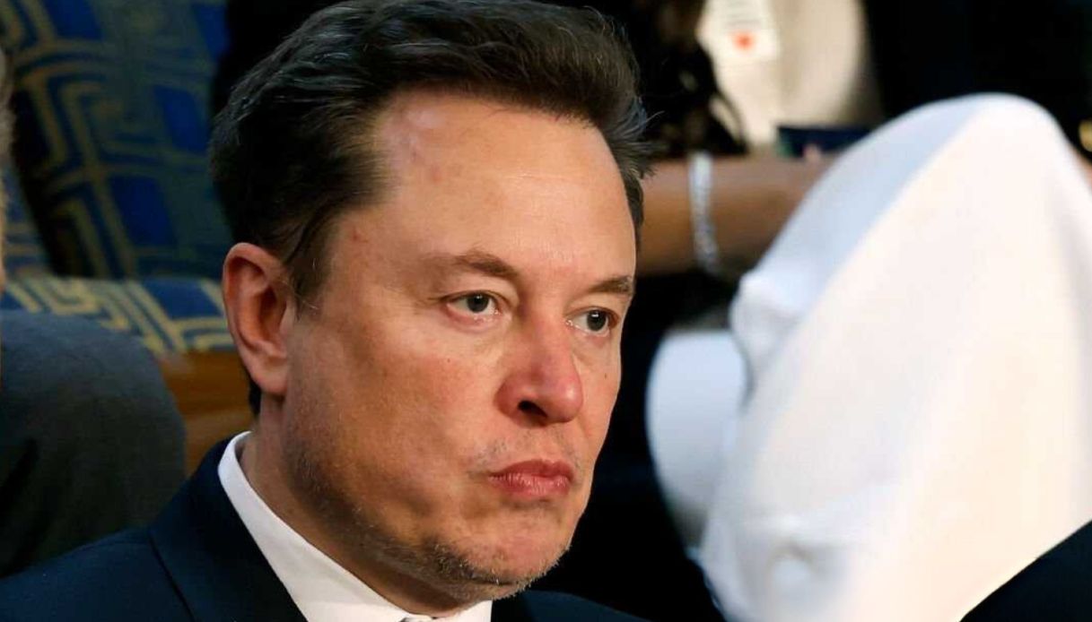 https://wips.plug.it/cips/tecnologia/cms/2025/01/elon-musk.jpg