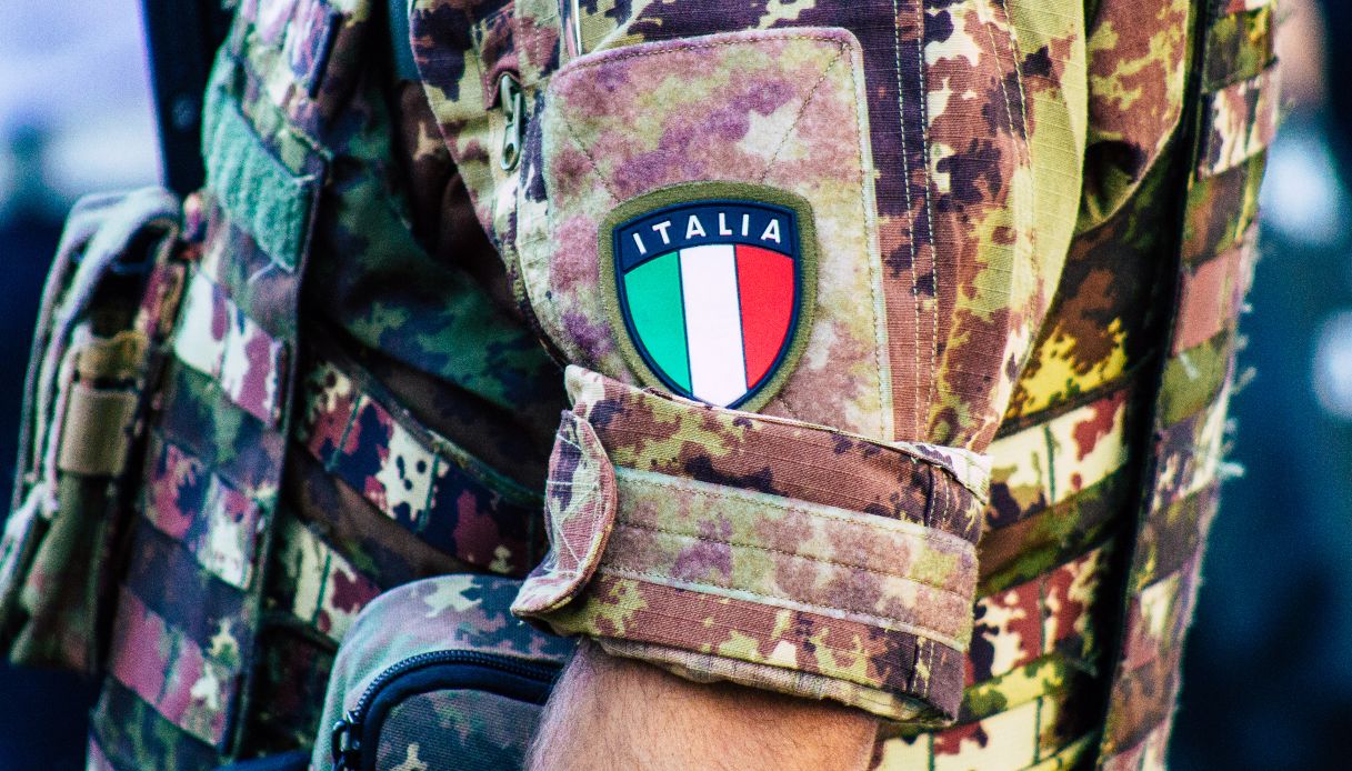 https://wips.plug.it/cips/tecnologia/cms/2025/01/esercito-italiano-starlink.jpg