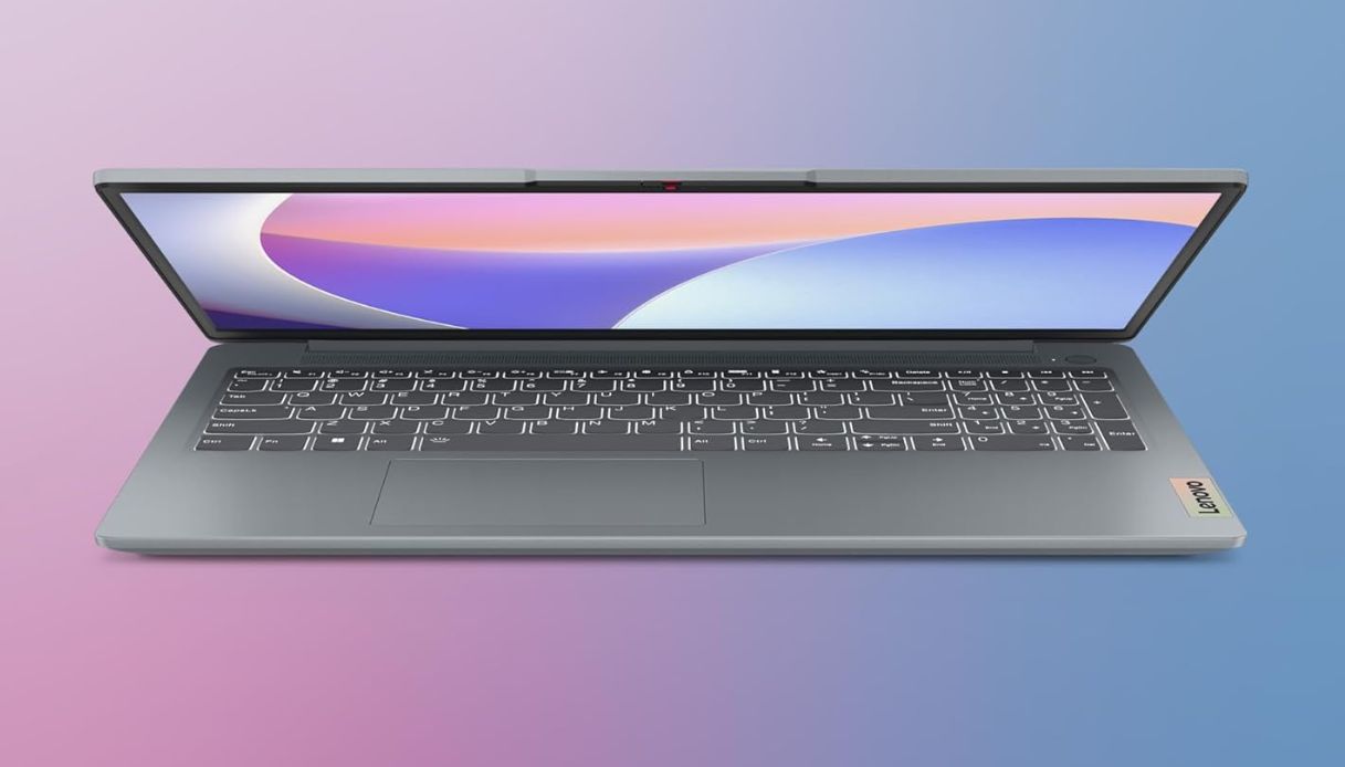 https://wips.plug.it/cips/tecnologia/cms/2025/01/lenovo-ideapad-slim-3.jpg