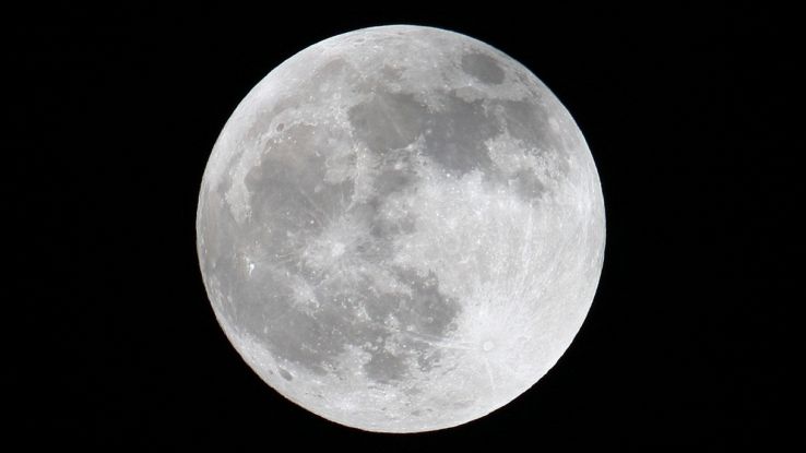 Nuova scoperta sul cuore della Luna