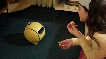Samsung Ballie, l'intelligenza artificiale arriva a bordo dell'assistente domestico