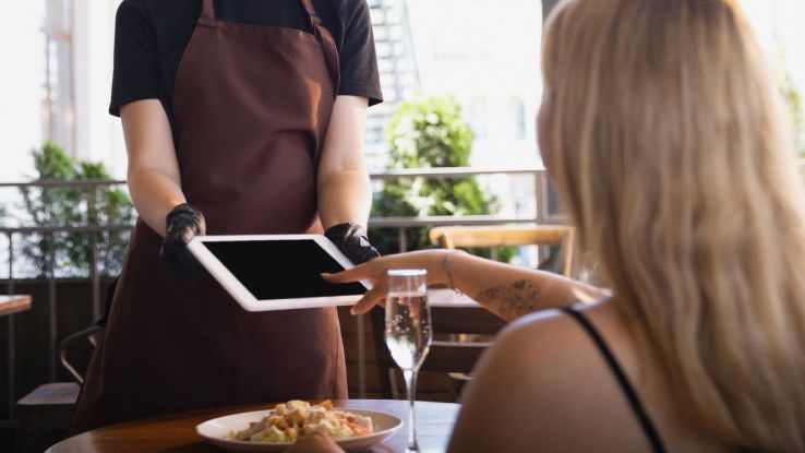 Intelligenza artificiale nel settore agroalimentare e ristorazione