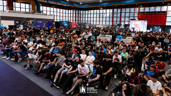 immagine ritraente pubblico al comicon napili