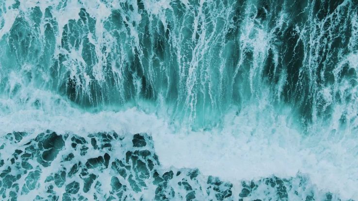 L'Oceano sta cambiando colore, diventando più scuro