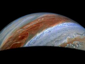 Avvistati su Giove misteriosi vortici: cosa sappiamo