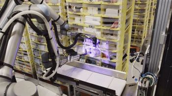 Vulcan, il robot dotato di tatto a lavoro per Amazon