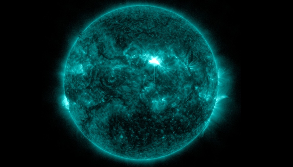 https://wips.plug.it/cips/tecnologia/cms/2025/06/brillamento-solare.jpg