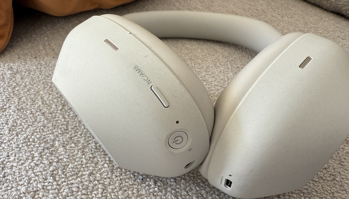 Sony WH-1000XM6