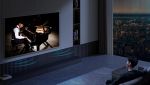 Lo smart TV TCL Q6C in un salotto