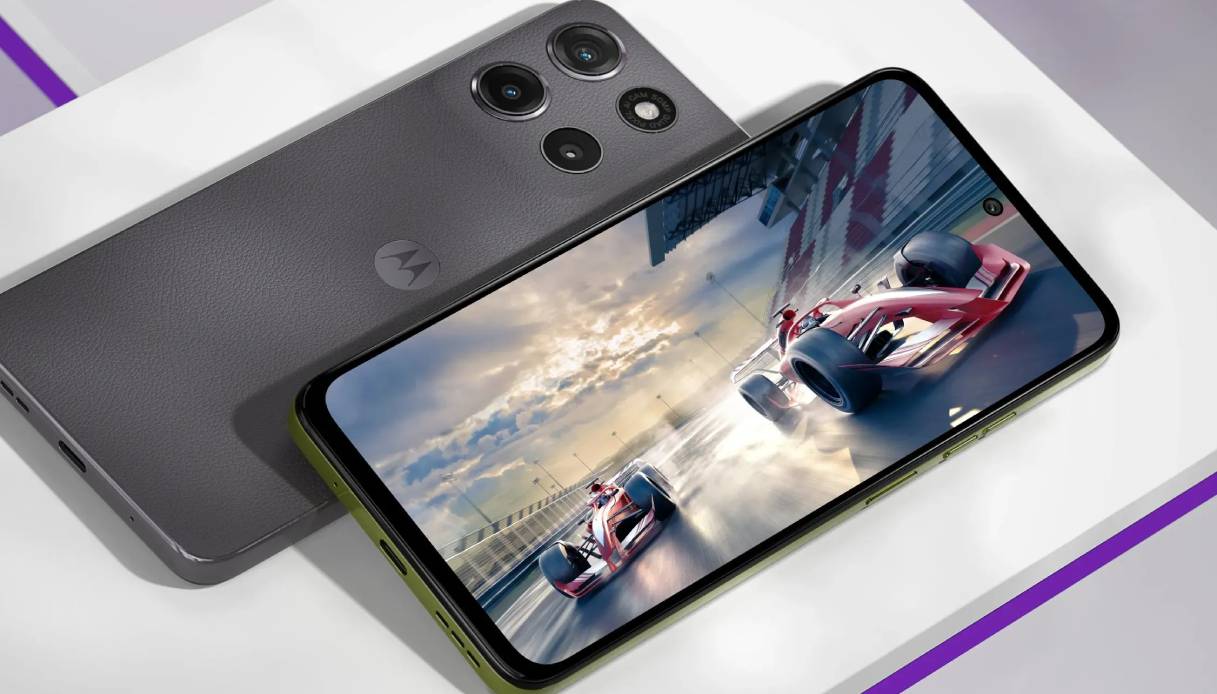 https://wips.plug.it/cips/tecnologia/cms/2025/07/moto-g15.jpg