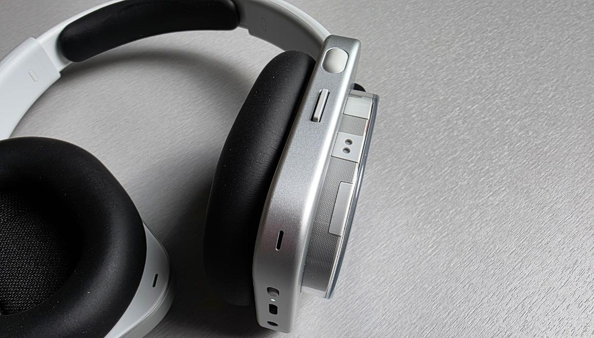 https://wips.plug.it/cips/tecnologia/cms/2025/07/nothing-headphone-1-6.jpg