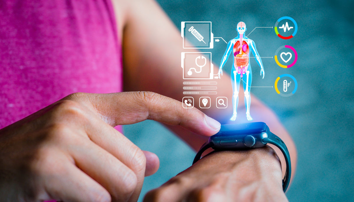 https://wips.plug.it/cips/tecnologia/cms/2025/07/wearable.jpg