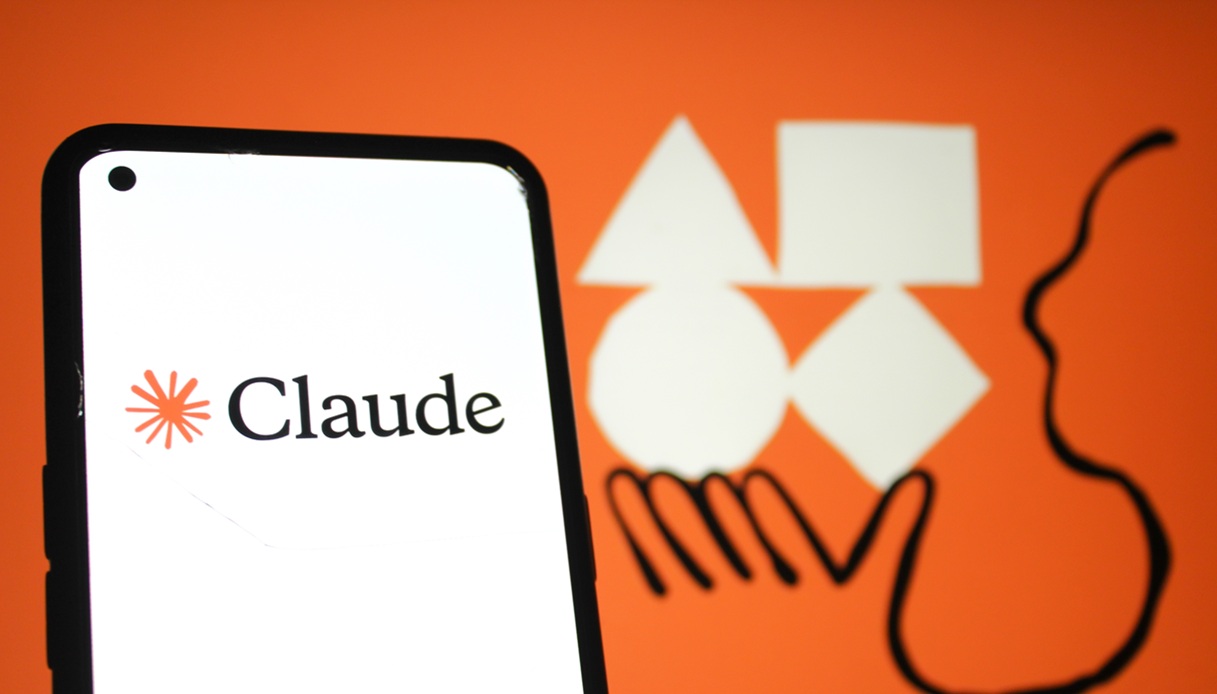 https://wips.plug.it/cips/tecnologia/cms/2025/08/claude.jpg