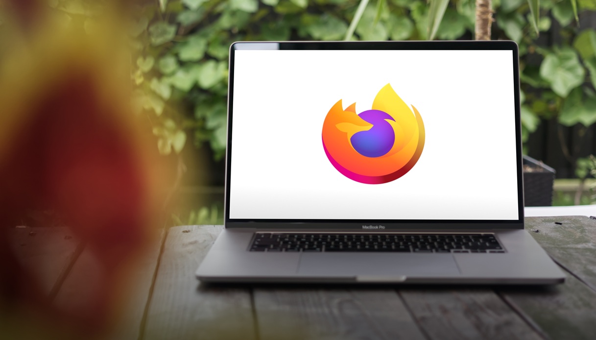 https://wips.plug.it/cips/tecnologia/cms/2025/08/firefox-ai.jpg