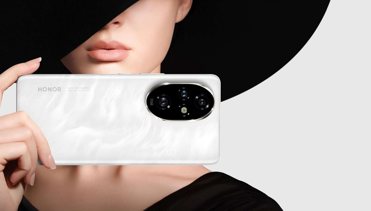 https://wips.plug.it/cips/tecnologia/cms/2025/08/honor-200.jpg