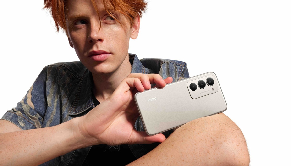 https://wips.plug.it/cips/tecnologia/cms/2025/08/redmi-15.jpg