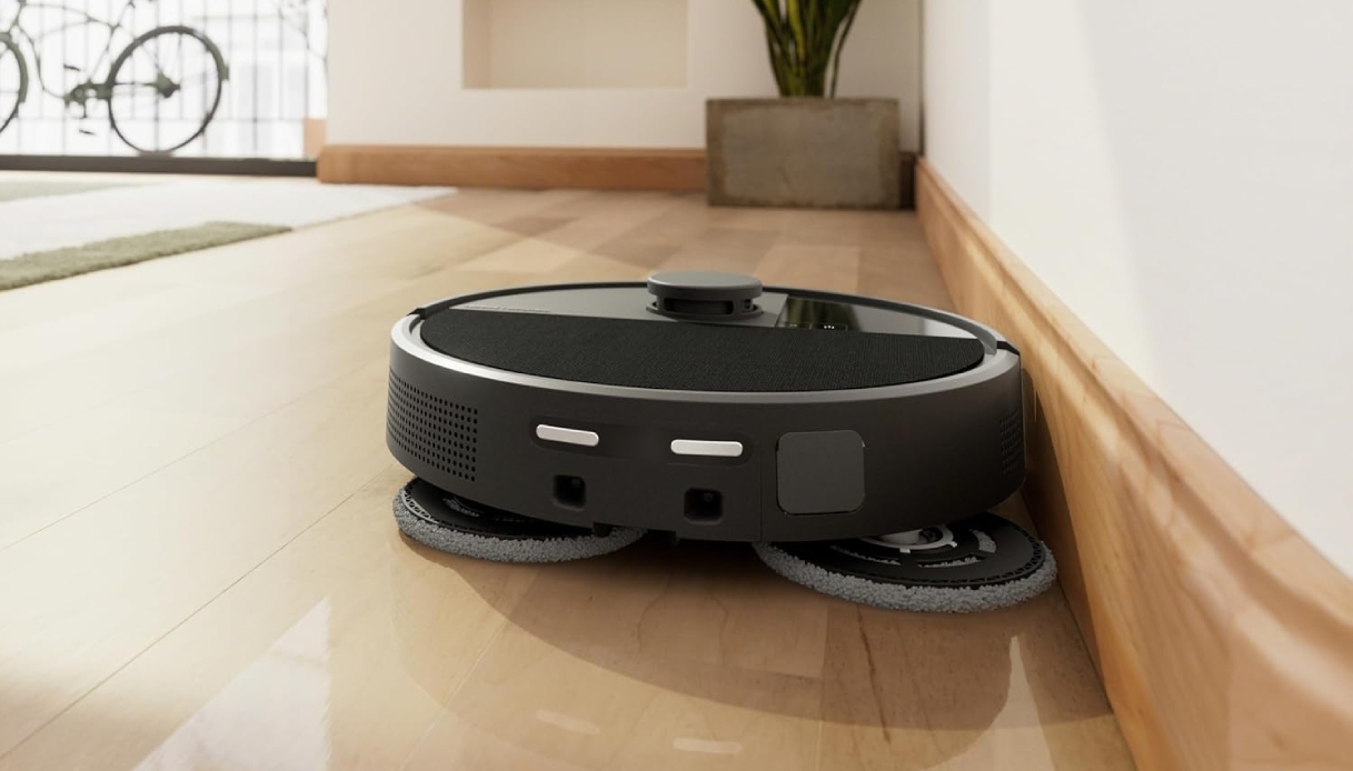 https://wips.plug.it/cips/tecnologia/cms/2025/08/roombaplus505.jpg