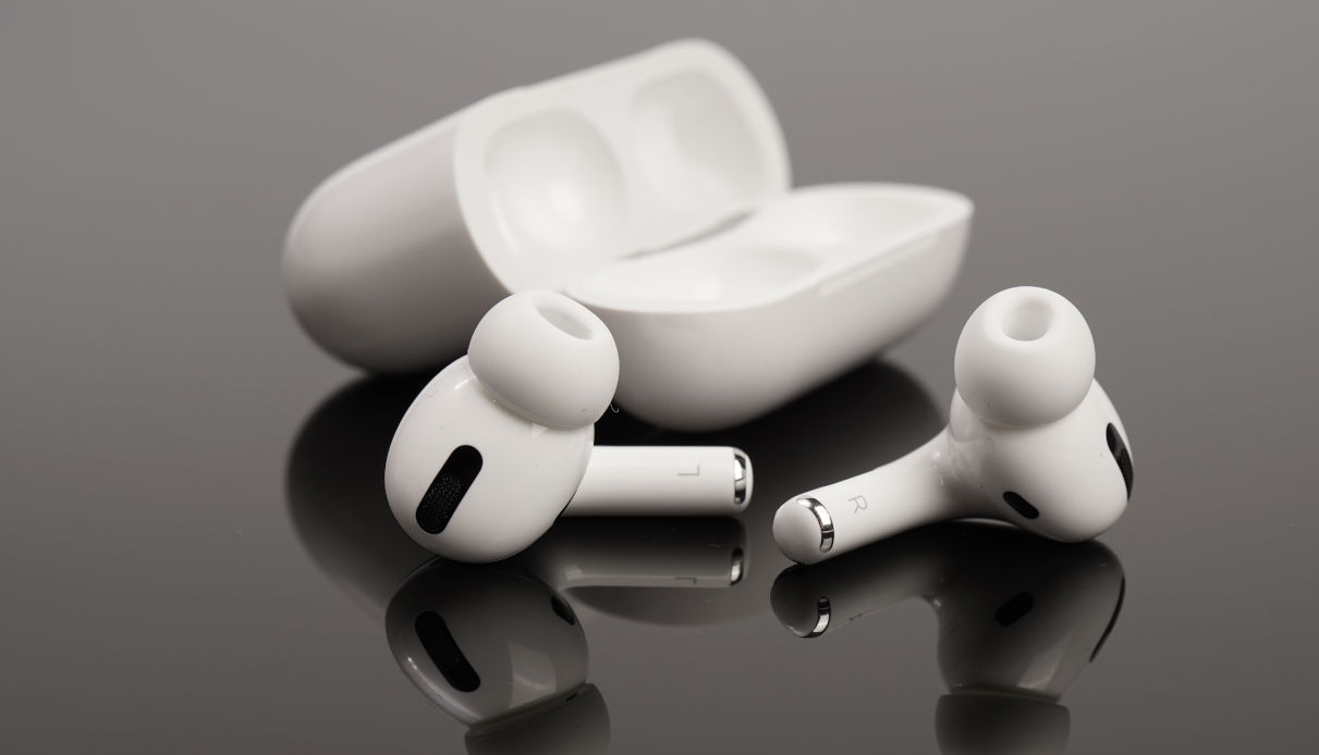 https://wips.plug.it/cips/tecnologia/cms/2025/09/airpods-pro-2.jpg