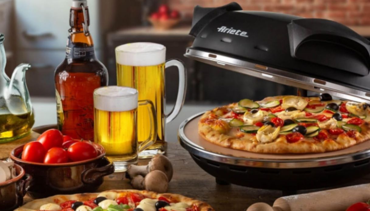 https://wips.plug.it/cips/tecnologia/cms/2025/09/ariete-917-forno-pizza.jpg