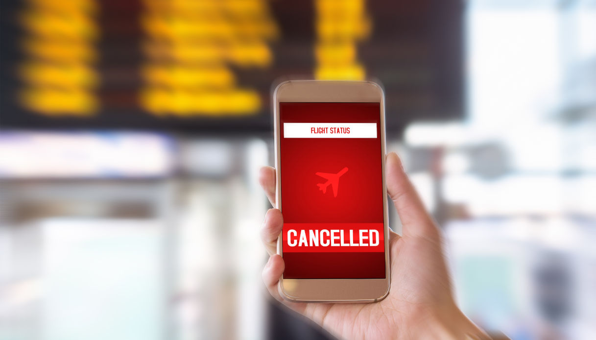 https://wips.plug.it/cips/tecnologia/cms/2025/09/hacker-aeroporto.jpg