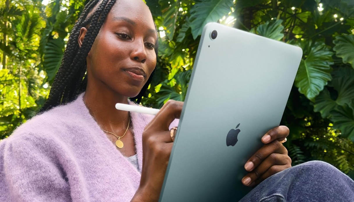 https://wips.plug.it/cips/tecnologia/cms/2025/09/ipad-air-11.jpg