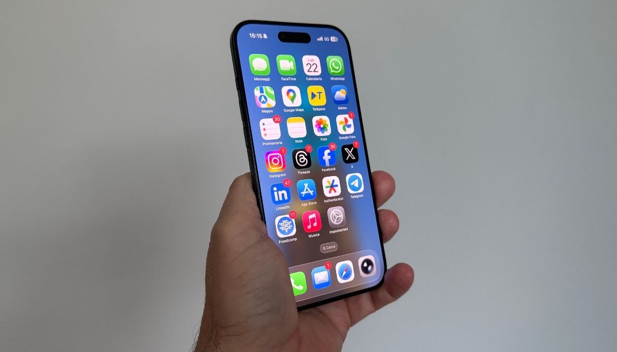 https://wips.plug.it/cips/tecnologia/cms/2025/09/libero-tecnologia-iphone-air-2.jpg