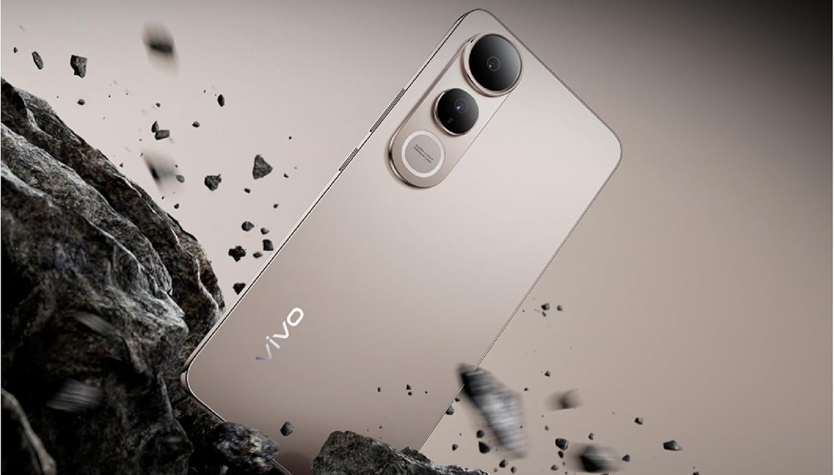 https://wips.plug.it/cips/tecnologia/cms/2025/09/vivo-v50-lite-5g.jpg
