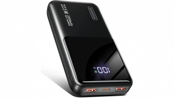 Maxi sconto sul power bank con ricarica veloce e display LCD