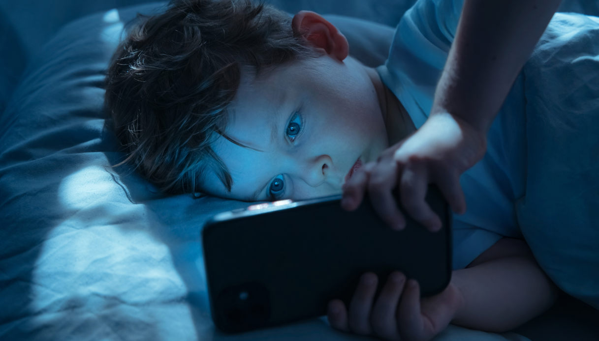 https://wips.plug.it/cips/tecnologia/cms/2025/10/bambini-e-ai.jpg