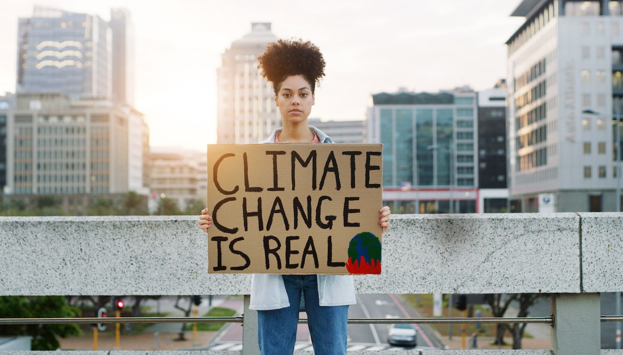 https://wips.plug.it/cips/tecnologia/cms/2025/10/cambiamento-climatico.jpg