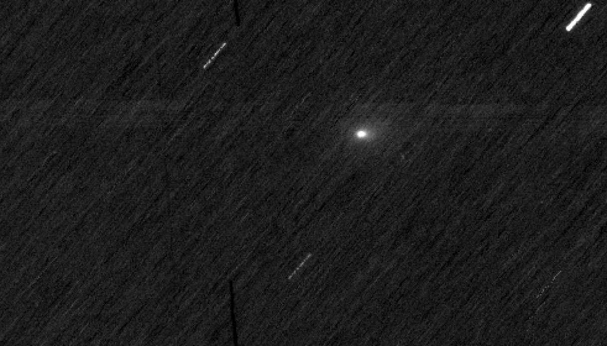 https://wips.plug.it/cips/tecnologia/cms/2025/10/cometa-interstellare-3i_atlas.jpg