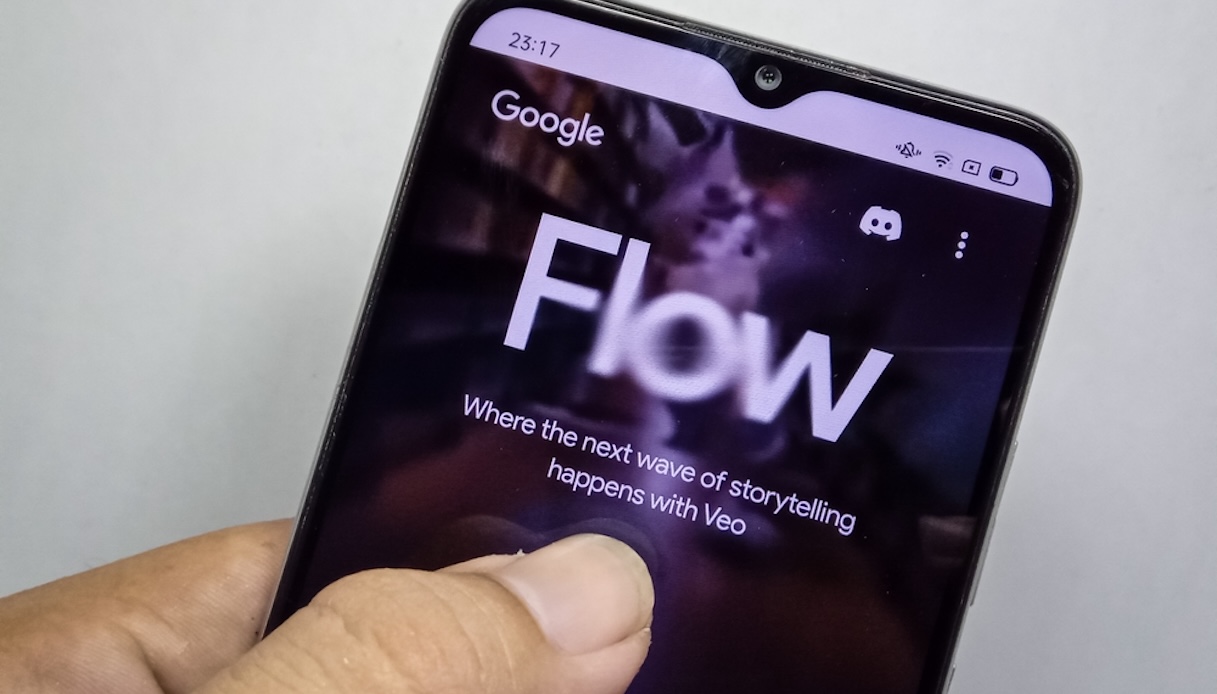 https://wips.plug.it/cips/tecnologia/cms/2025/10/flow-veo-video-ia-google.jpg