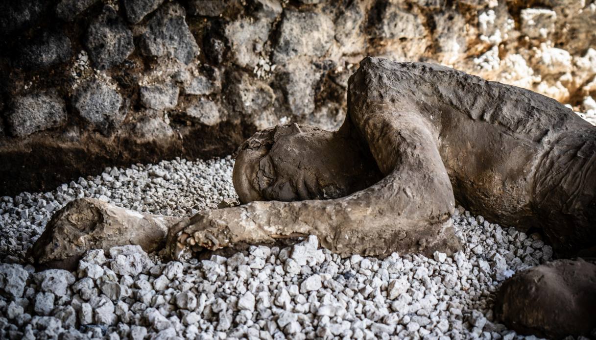 https://wips.plug.it/cips/tecnologia/cms/2025/10/sopravvissuti-pompei-ercolano.jpg