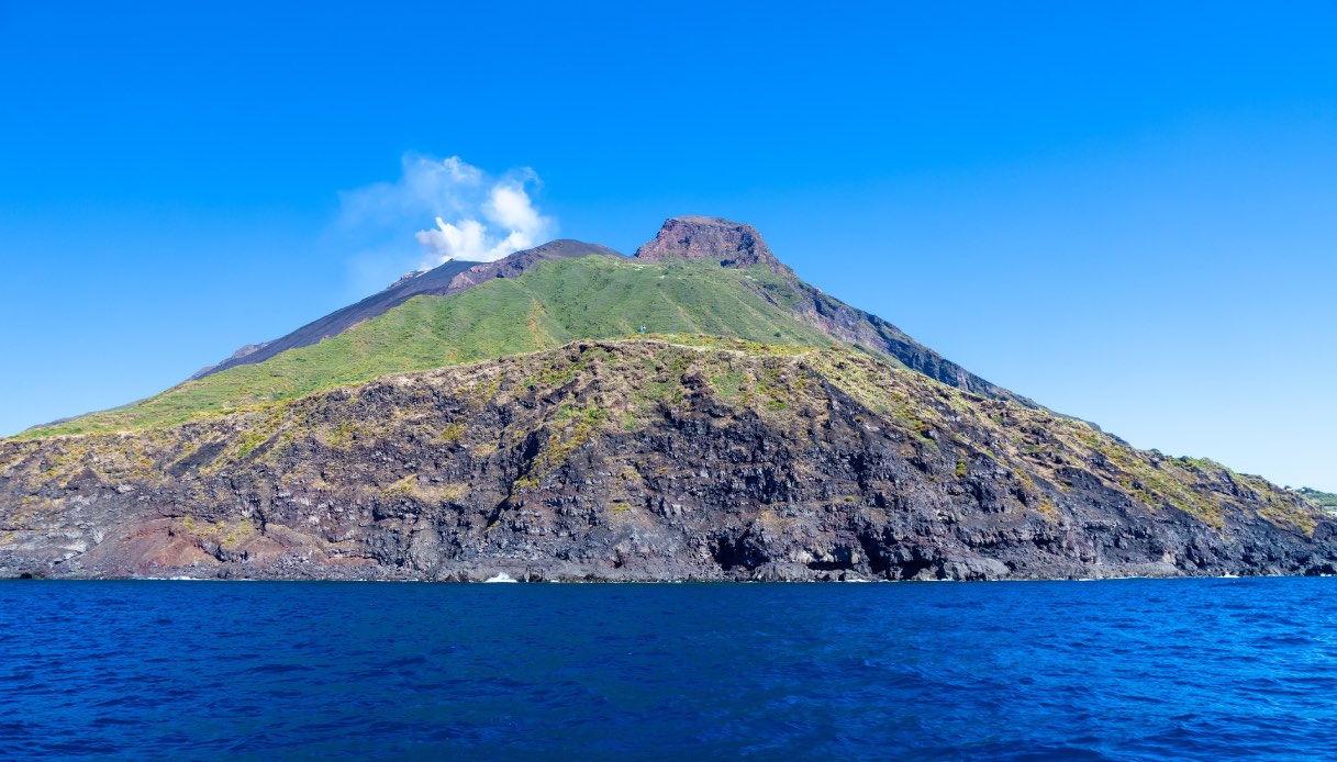 https://wips.plug.it/cips/tecnologia/cms/2025/11/stromboli-in-avatar-3.jpg