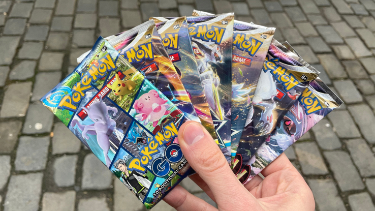 Sequestrate 20.000 carte Pokémon e One Piece