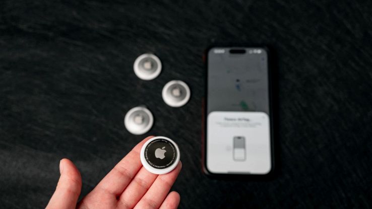 Apple aggiorna iOS 26.2.1: arriva il supporto per AirTag 2