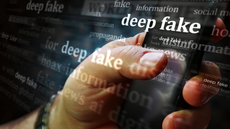 Un utente utilizza uno smartphone