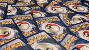 Carte Pokémon a faccia in giù