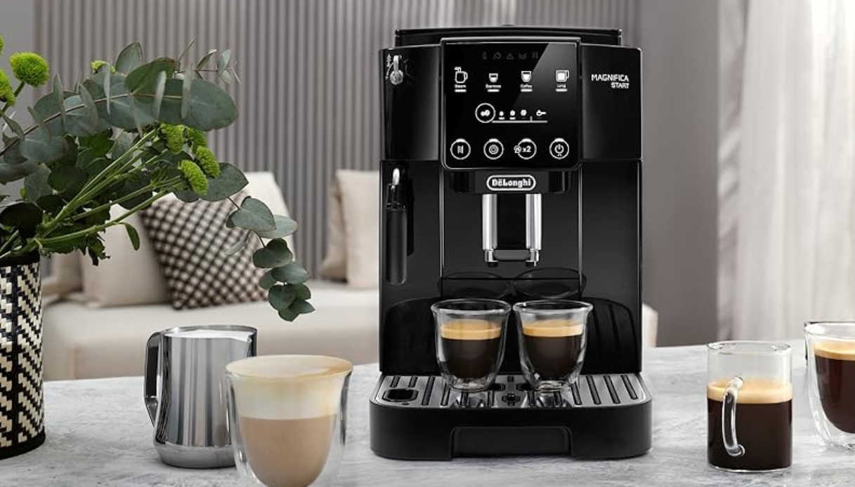 https://wips.plug.it/cips/tecnologia/cms/2026/02/delonghi-magnifica-start.jpg