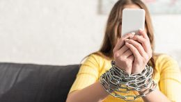 Dipendenza da social media