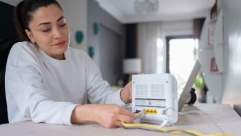 Cavo LAN inserito nel modem