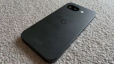 Google Pixel 10a da dietro