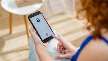 Impronta digitale in un iPhone