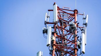 Torre comunicazioni telefoniche
