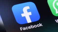 L'app Facebook in uno smartphone