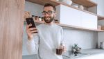 Una persona e la smart home