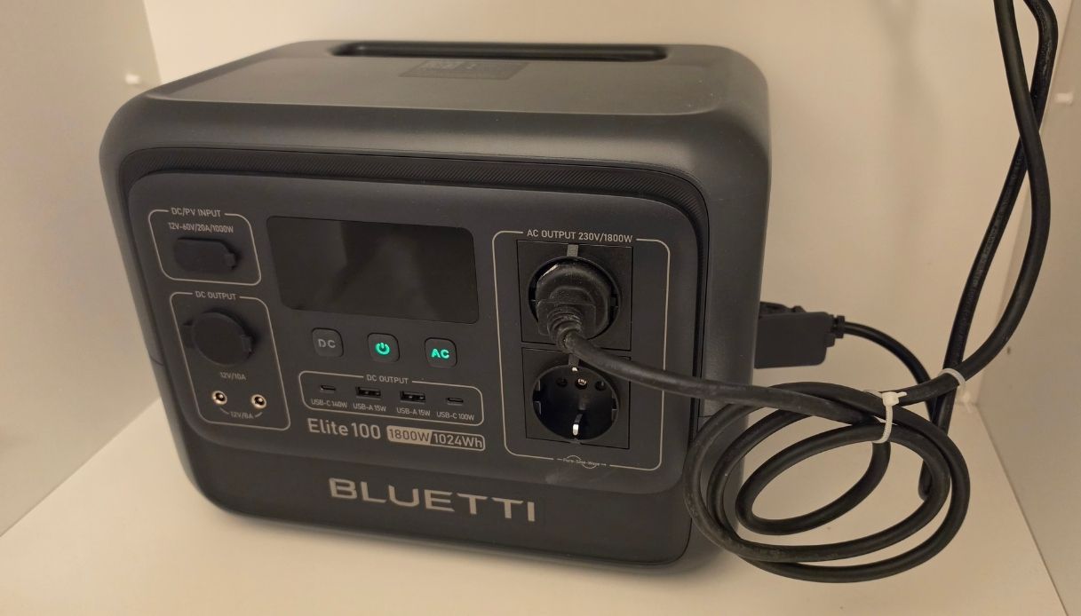 Le porte frontali di Bluetti Elite 100 V2