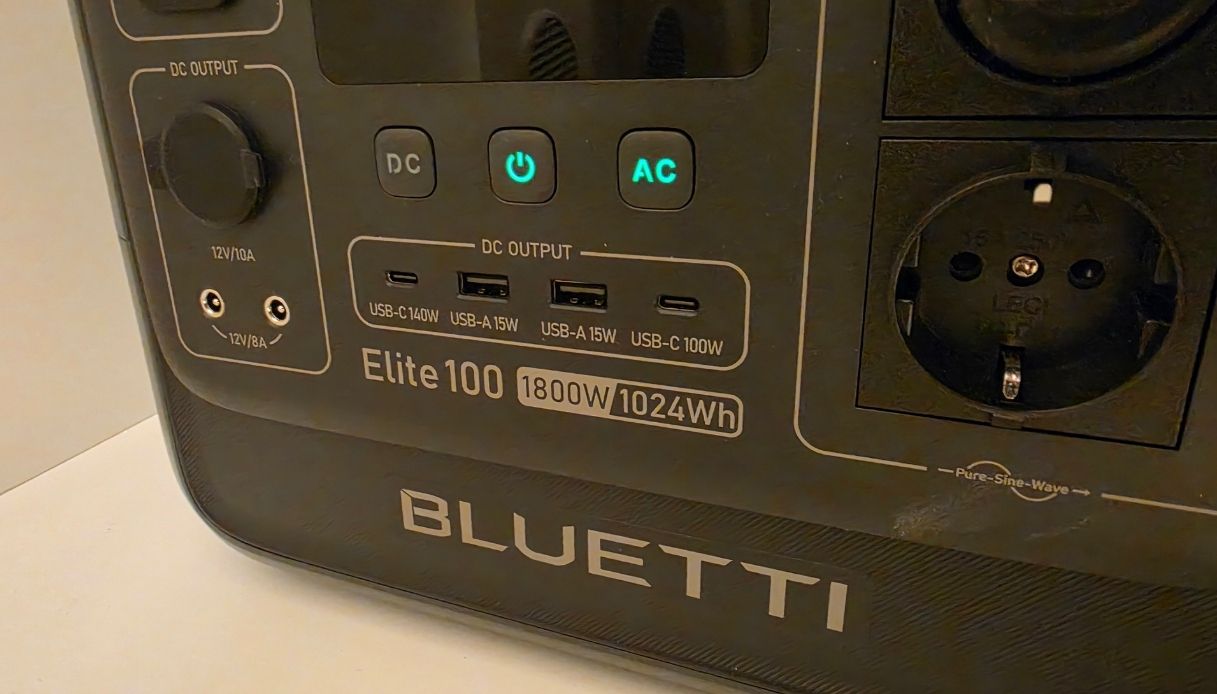 Le porte frontali di Bluetti Elite 100 V2